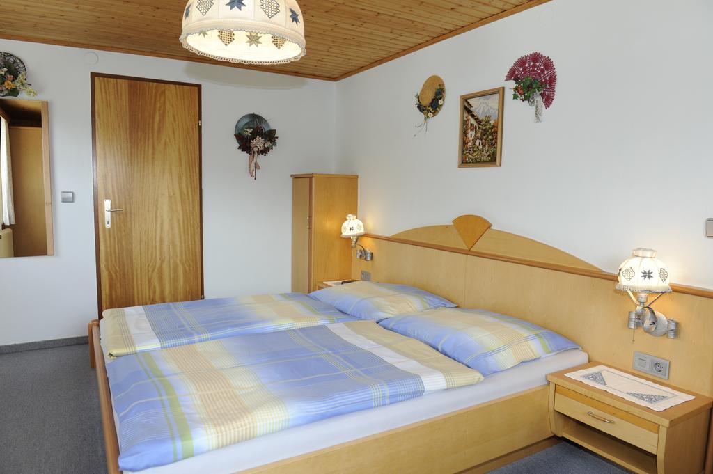 Haus Dorfer Bed & Breakfast Mariapfarr Exterior photo