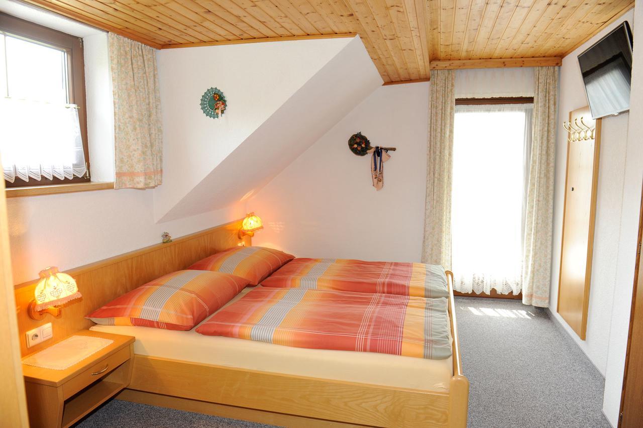 Haus Dorfer Bed & Breakfast Mariapfarr Exterior photo