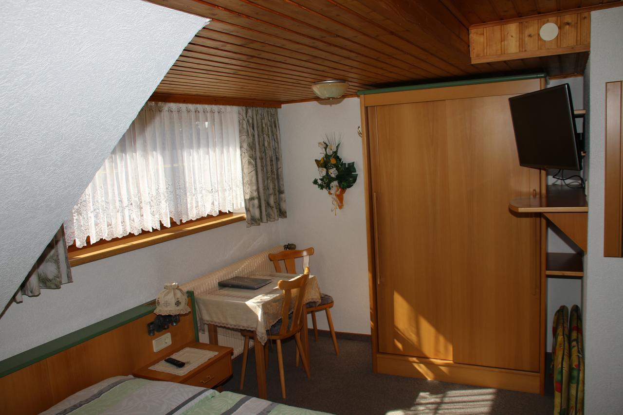 Haus Dorfer Bed & Breakfast Mariapfarr Exterior photo